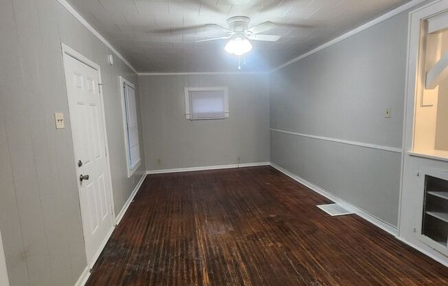 2 beds, 1 bath, $1,400