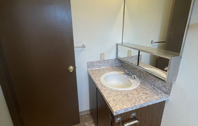 1 bed, 1 bath, 650 sqft, $1,160, Unit D-14