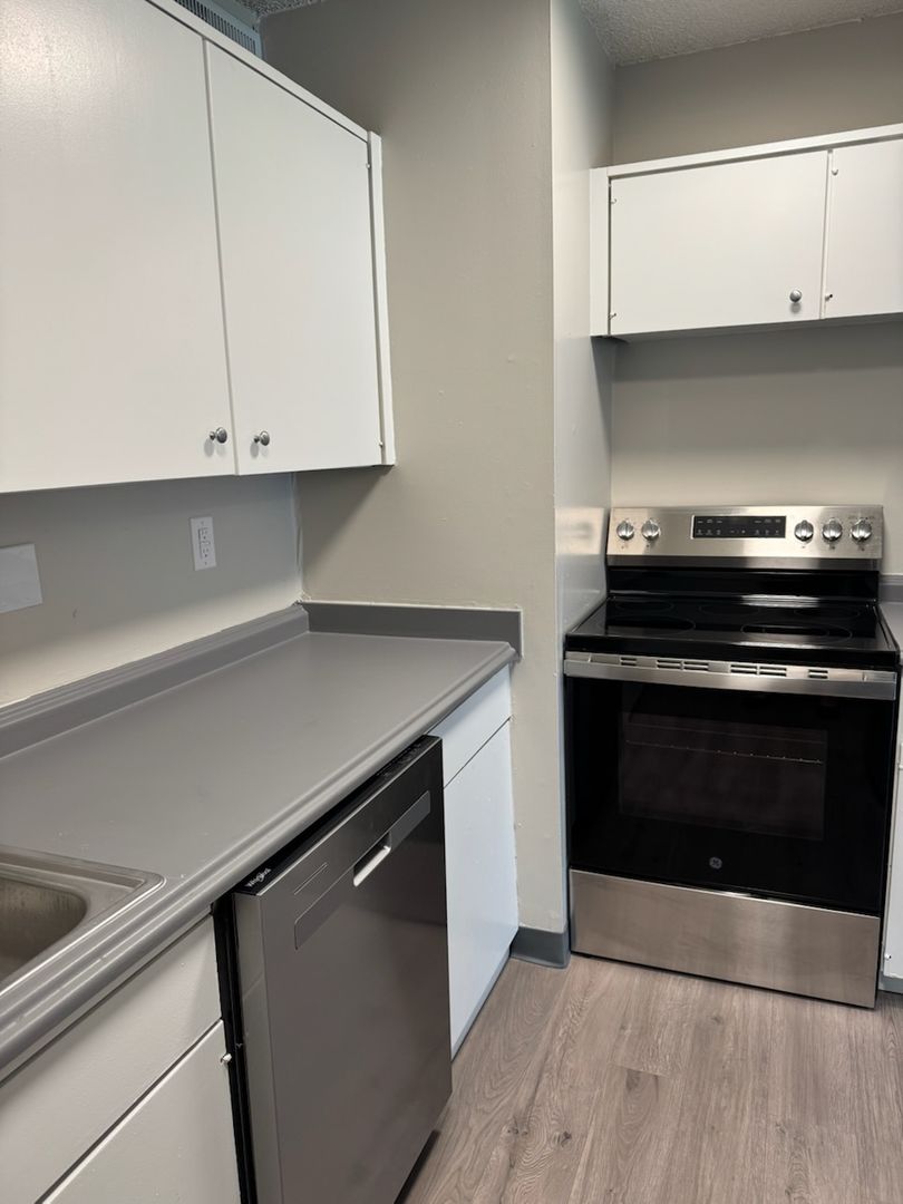 2 beds, 2 baths, 1,092 sqft, $1,175