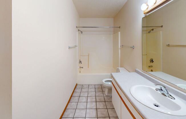 2 beds, 2 baths, 1,023 sqft, $1,175, Unit 3029-131