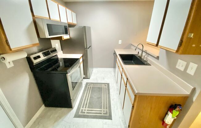 1 Bedroom Apartment in Burlington VT Available 9/1!