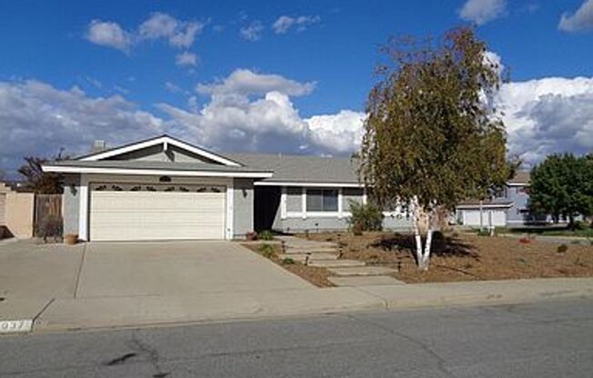 Single Story 4 bedroom and 2 bath home in Newbury Park