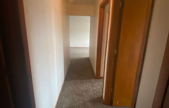 2 beds, 1.5 baths, 963 sqft, $1,299, Unit 5166 B10