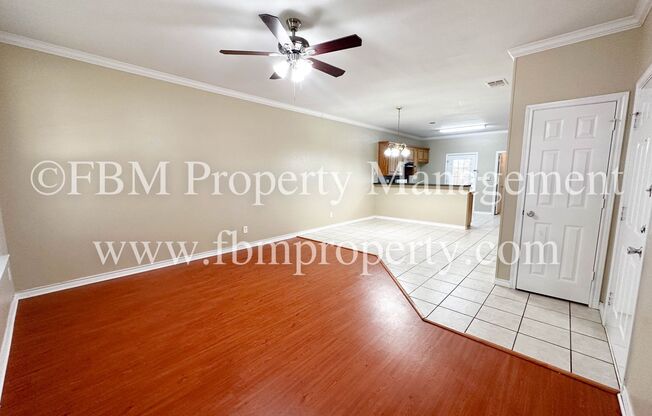 2 beds, 1 bath, $1,250, Unit 702