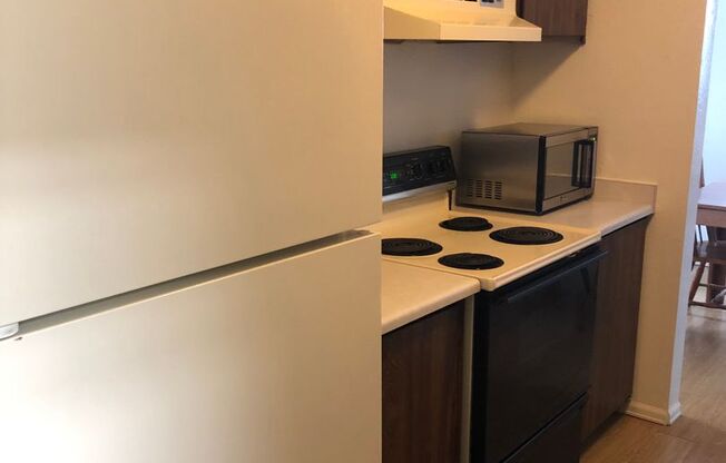 2 beds, 1 bath, 796 sqft, $1,150, Unit 222