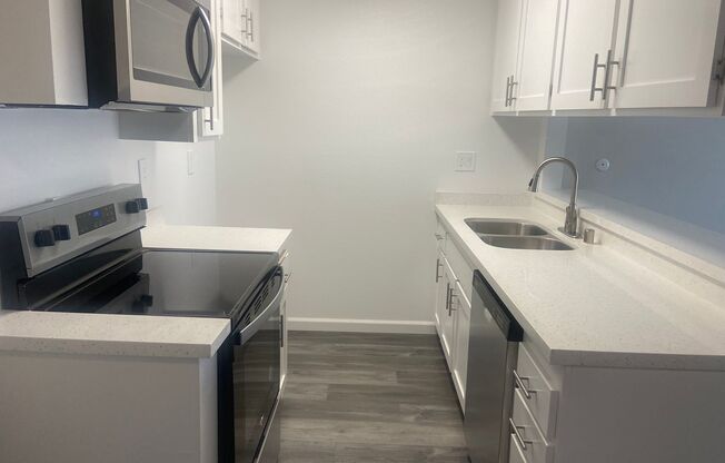 1 bed, 1 bath, 610 sqft, $1,750, Unit 215