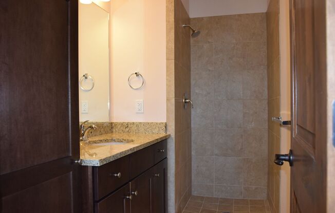 2 beds, 2 baths, $2,900, Unit # 37