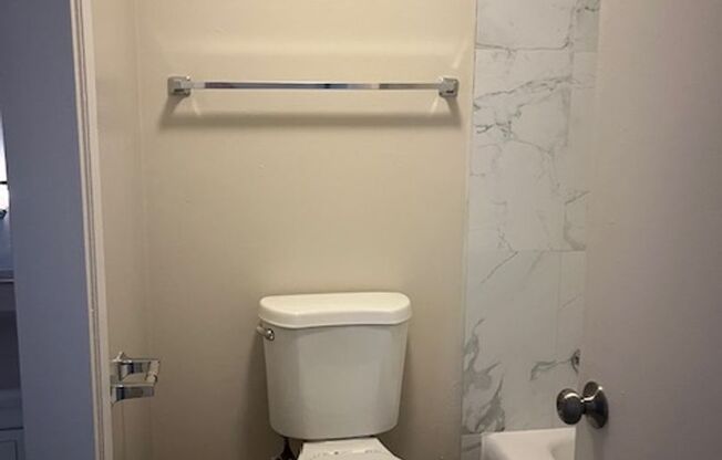 2 beds, 1.5 baths, $1,350, Unit 4437