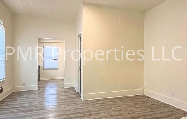 828 Ave B