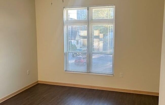 1 bed, 1 bath, 759 sqft, $1,615, Unit Unit 212
