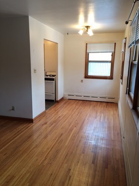 1 bed, 1 bath, $750, Unit Apt #09