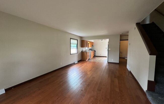 Your new Townhouse Awaits! 3 Bed / 1.5 Bath. / Appliances /  2 car off St Parking
