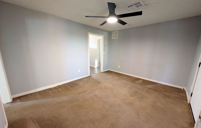 3 Bed/2 Bath Close to I35