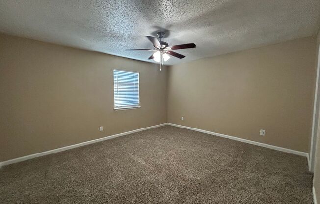 2 beds, 2.5 baths, 1,376 sqft, $1,595, Unit 39