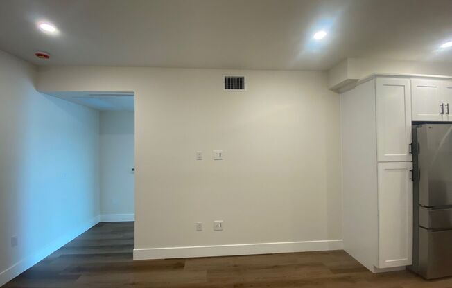 1 bed, 1 bath, 640 sqft, $2,400, Unit 200