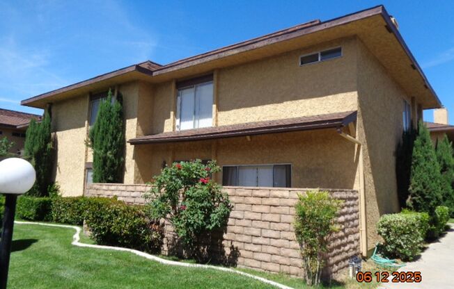 Single Story Condo in Park Somerset complex