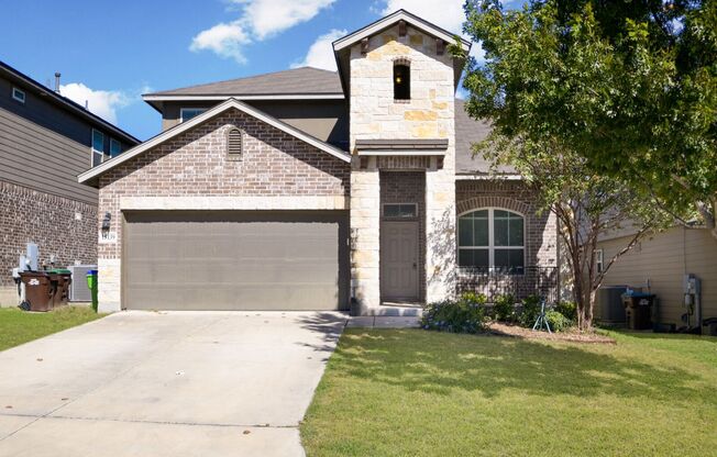 HUGE 5 bedroom 4.5 bathroom for rent- 15 miles from Lackland AFB