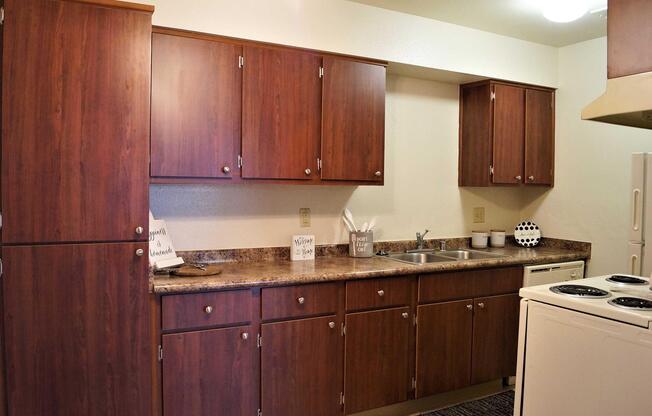 2 beds, 1 bath, 730 sqft, $1,360