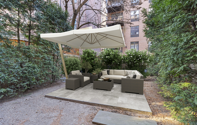 324 E 112 ST