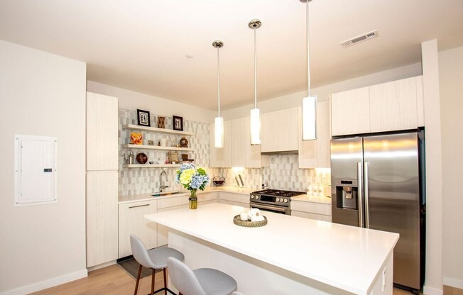 3 beds, 2 baths, 1,339 sqft, $6,250, Unit 323