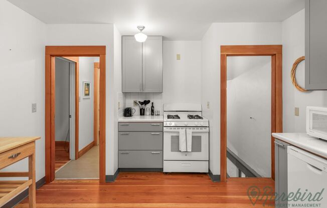 2 beds, 1 bath, 894 sqft, $2,750, Unit 1802