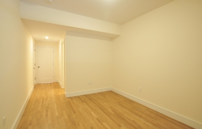 877 Beacon St