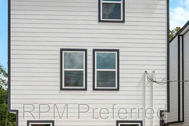 6315 SANDRA ST
