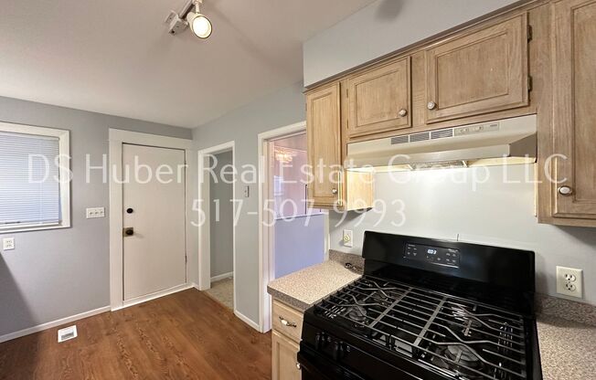 526 W HILLSDALE SAINT HILLSDALE 526
