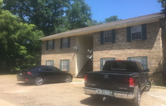 302 S Green 9-12