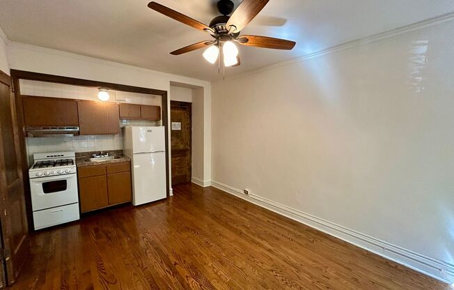 Studio, 1 bath, 320 sqft, $1,325, Unit 225-103