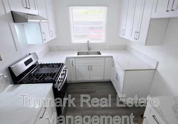 110 E RANDOLPH ST