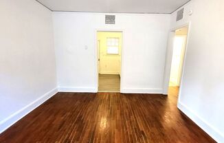 2 beds, 1 bath, $675