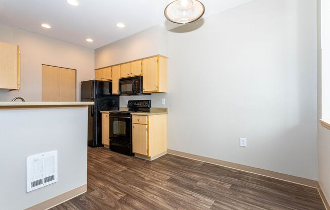 2 beds, 2 baths, 1,058 sqft, $1,950, Unit E202