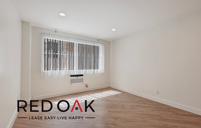 310 1/2 S KENMORE AVE