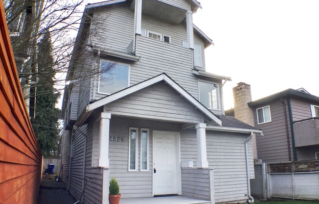 LARGE  HOUSE 4 BEDROOMS 2 CAR GARAGE
