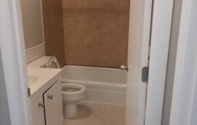 1 bed, 1 bath, 600 sqft, $1,200, Unit 1053303