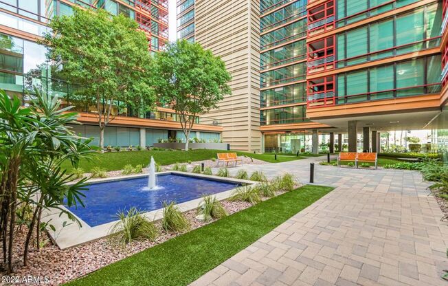 2 beds, 2 baths, $2,100, Unit # 523