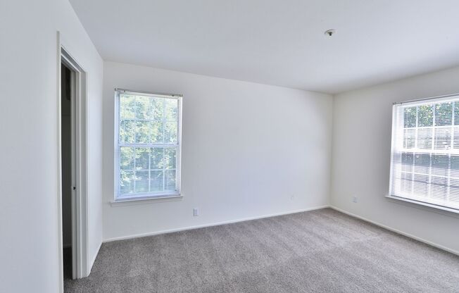 3 beds, 2 baths, 1,000 sqft, $1,940