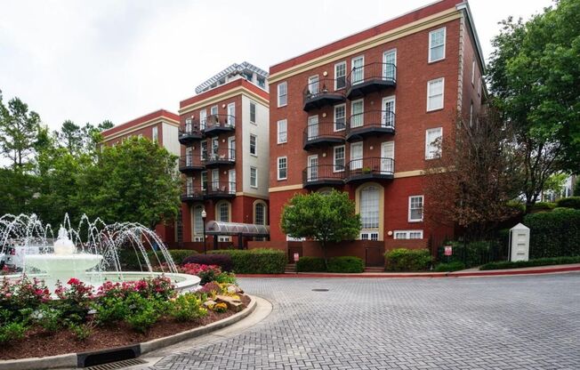 2 bed 2 bath Peachtree Loft living in Buckhead