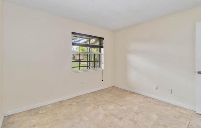 2 beds, 2 baths, 932 sqft, $2,100