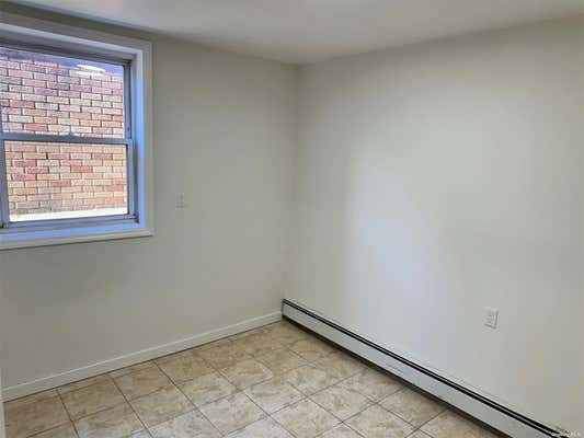 3 beds, 1 bath, $2,800, Unit 1