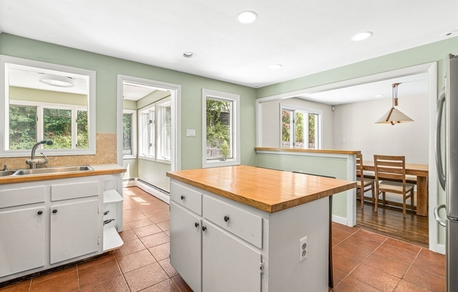 181 MOSS HL RD