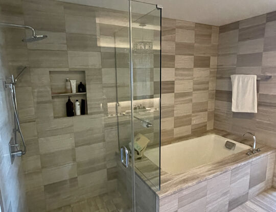 1 bed, 2 baths, 1,090 sqft, $6,000, Unit 39F