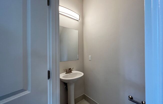 2 beds, 1.5 baths, $1,995, Unit ADU #B