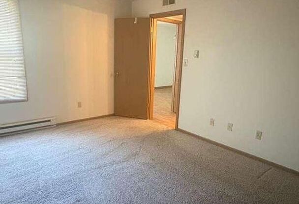 1 bed, 1 bath, 750 sqft, $1,350, Unit 8125-8125H