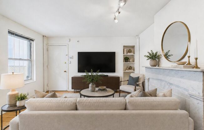 Charming Fairmount 1 Bed with Private Patio, Free Laundry & Storage