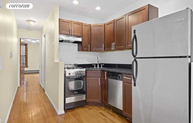 1 bed, 1 bath, $2,950, Unit 2R