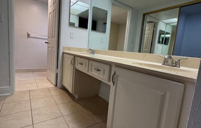 8740 NW 40 St Coral Springs, FL 33065