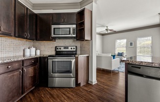 Avenues at Northpointe - Kitchen