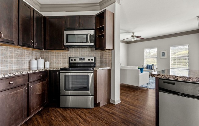 Avenues at Northpointe - Kitchen